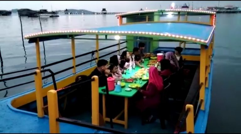 Menjelajahi Samudra Rasa Sebuah Review Restoran Seafood Di Atas Kapal Yang Eksotis