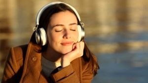 Kenapa Mendengarkan Musik Bisa Mempengaruhi Mood
